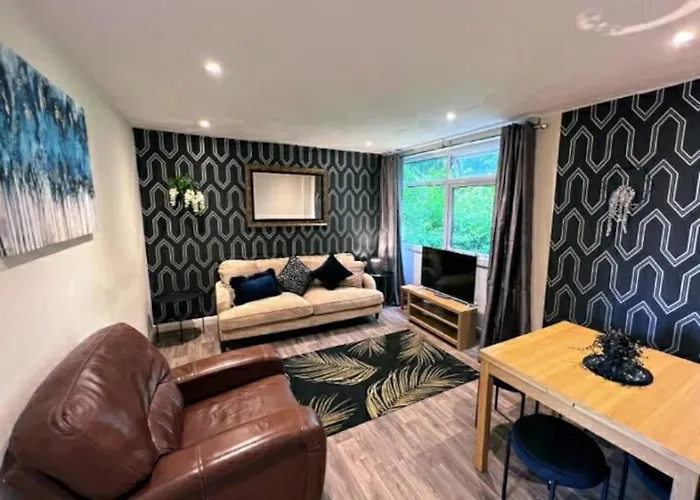 Canterbury 4 Bed Spacious House